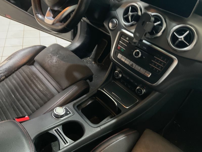 Mercedes-Benz GLA-Klasse GLA 200 d Premium 2018 – снимка 23