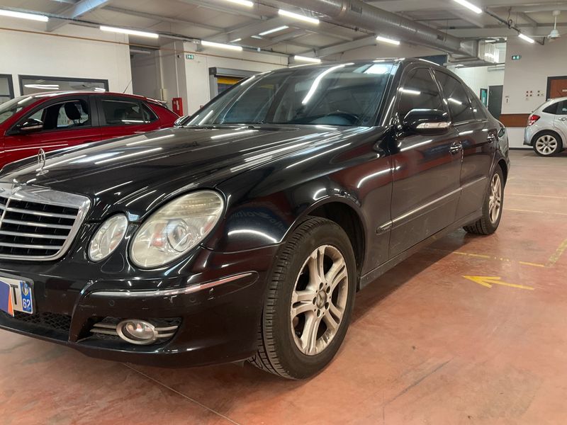 Mercedes-Benz E-Klasse E 220 CDI Avantgarde 2007 – снимка 2