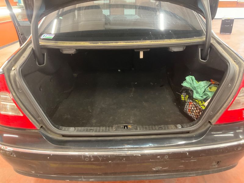 Mercedes-Benz E-Klasse E 220 CDI Avantgarde 2007 – снимка 10