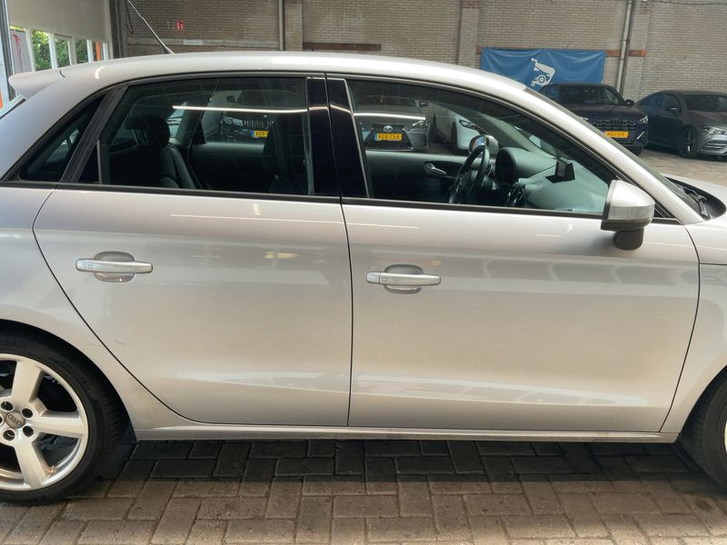 Audi A1 Sportback 1.4 TDI 2015 – снимка 10