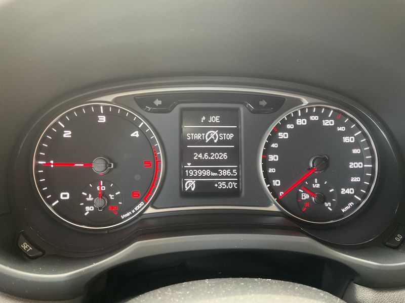 Audi A1 Sportback 1.4 TDI 2015 – снимка 18