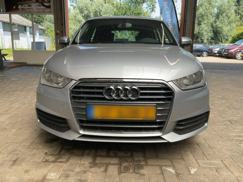 Audi A1 Sportback 1.4 TDI 2015 – снимка 14