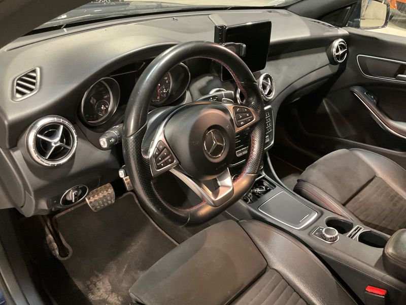 Mercedes-Benz CLA-Klasse CLA 220 d AMG Line 2017 – снимка 22