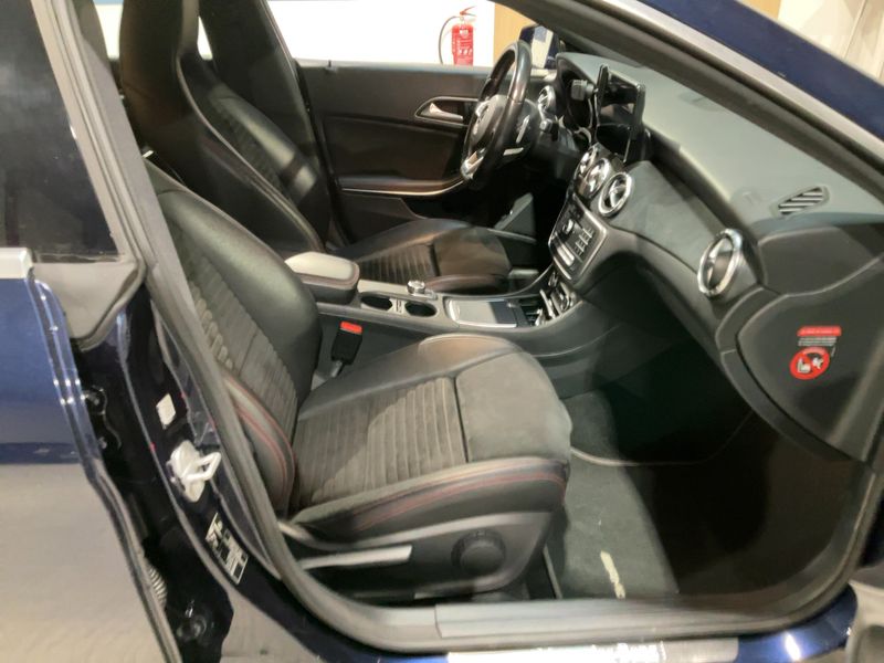 Mercedes-Benz CLA-Klasse CLA 220 d AMG Line 2017 – снимка 16