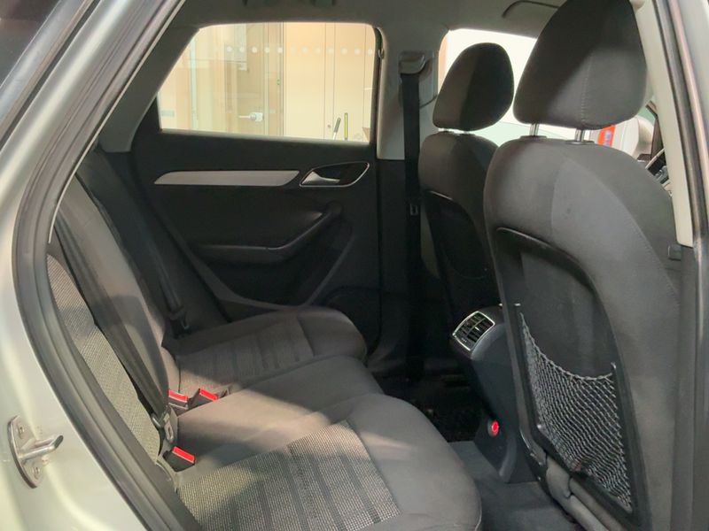 Audi Q3 2.0 TDI quattro 2013 – снимка 19