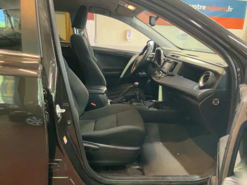 Toyota RAV 4 2.0 D-4D Life 2015 – снимка 16