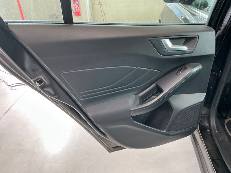 Ford Focus 1.0 EcoBoost Trend Edition 2019 – снимка 32