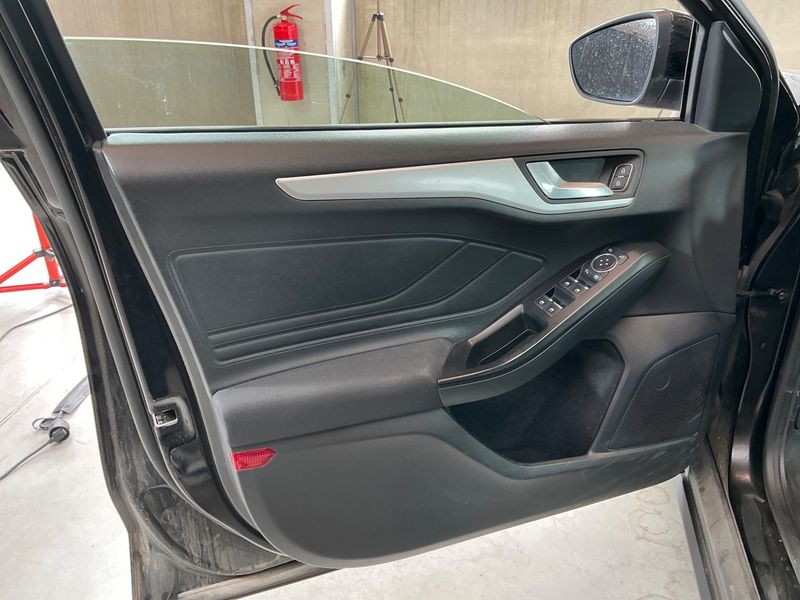 Ford Focus 1.0 EcoBoost Trend Edition 2019 – снимка 33