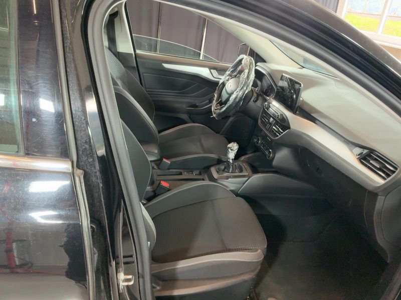 Ford Focus 1.0 EcoBoost Trend Edition 2019 – снимка 17