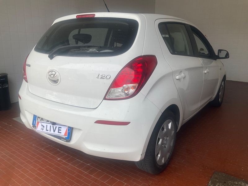 Hyundai i20 1.2 Classic 2013 – снимка 2