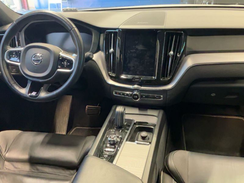 Volvo XC60 2.0 B5 Diesel Mild-Hybrid R-Design AWD 2020 – снимка 18