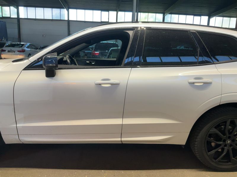 Volvo XC60 2.0 B5 Diesel Mild-Hybrid R-Design AWD 2020 – снимка 4