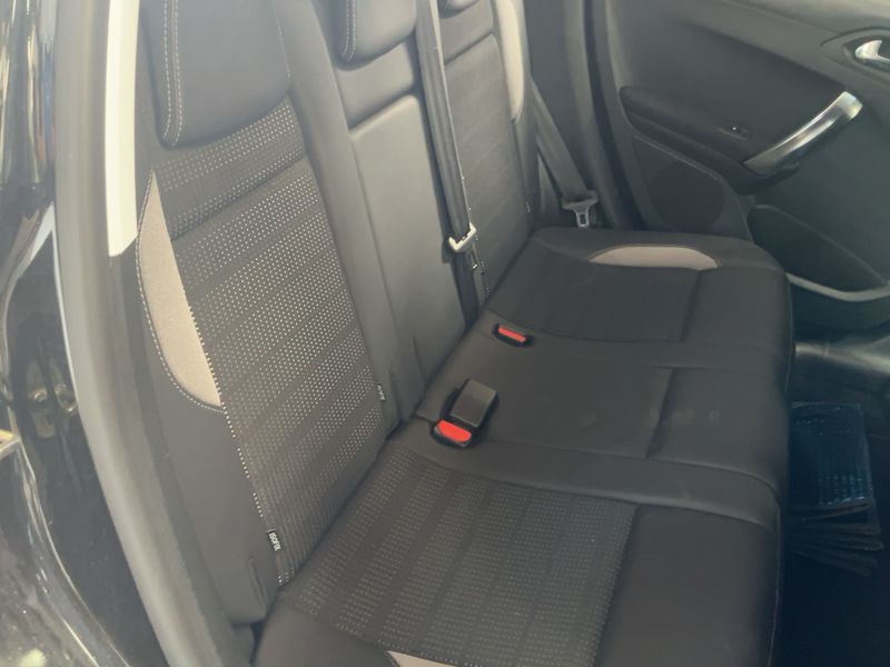 Peugeot 2008 1.2 PureTech Allure 2016 – снимка 19