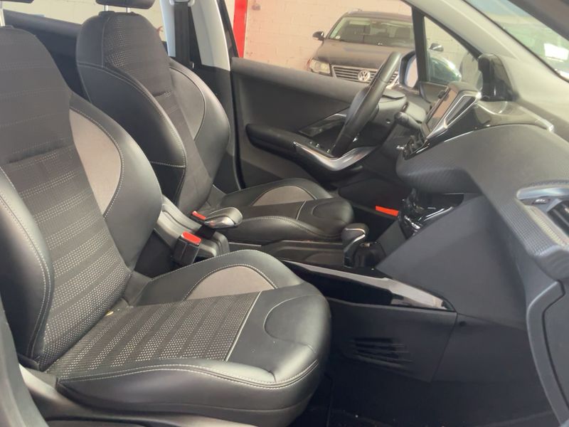 Peugeot 2008 1.2 PureTech Allure 2016 – снимка 16