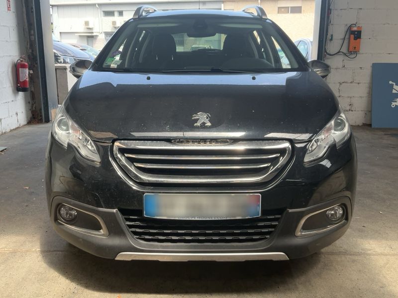 Peugeot 2008 1.2 PureTech Allure 2016 – снимка 14