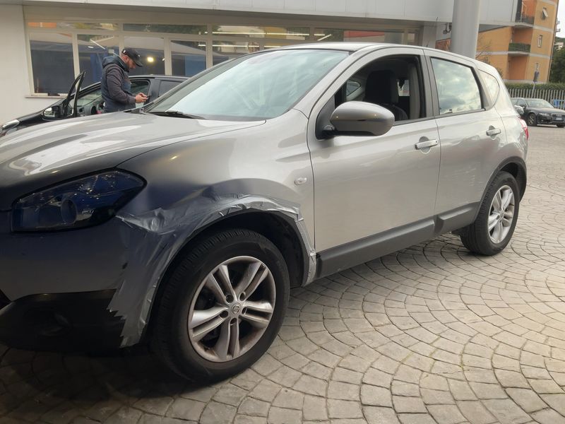 Nissan Qashqai 2.0 dCi Visia 4x4 2010 – снимка 2