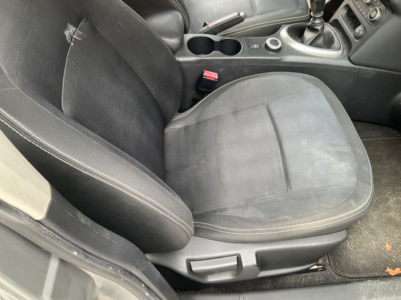 Nissan Qashqai 2.0 dCi Visia 4x4 2010 – снимка 35