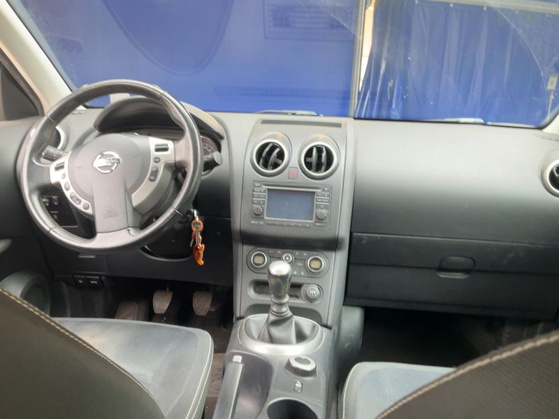 Nissan Qashqai 2.0 dCi Visia 4x4 2010 – снимка 17