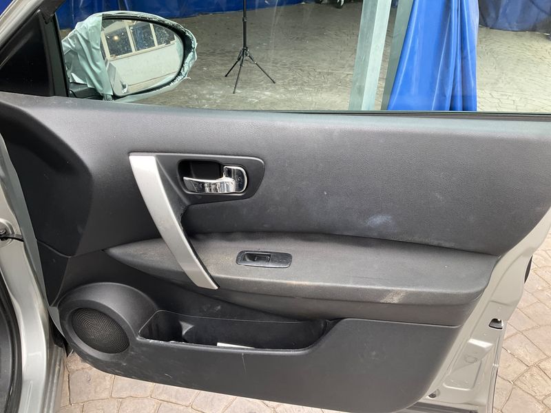 Nissan Qashqai 2.0 dCi Visia 4x4 2010 – снимка 36