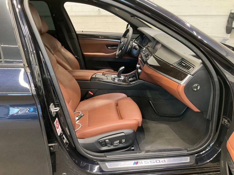 BMW 5er M550d xDrive 2016 – снимка 16