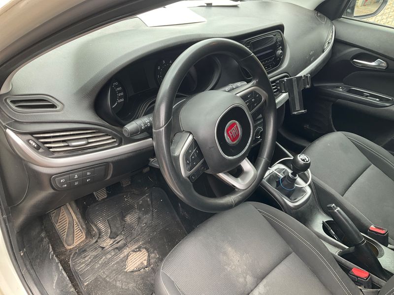 Fiat Tipo 1.6 JTDM Business wagon 2019 – снимка 31