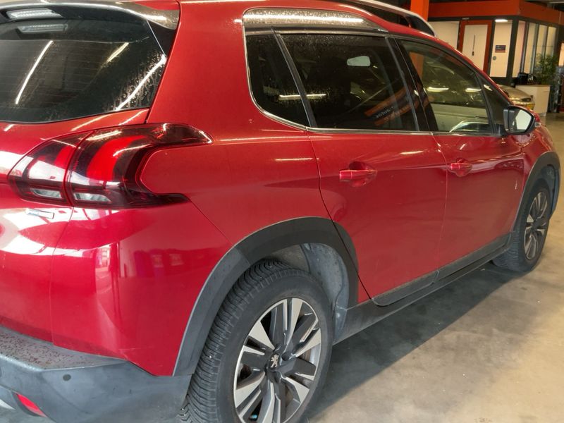Peugeot 2008 1.2 VTi Allure 2017 – снимка 8