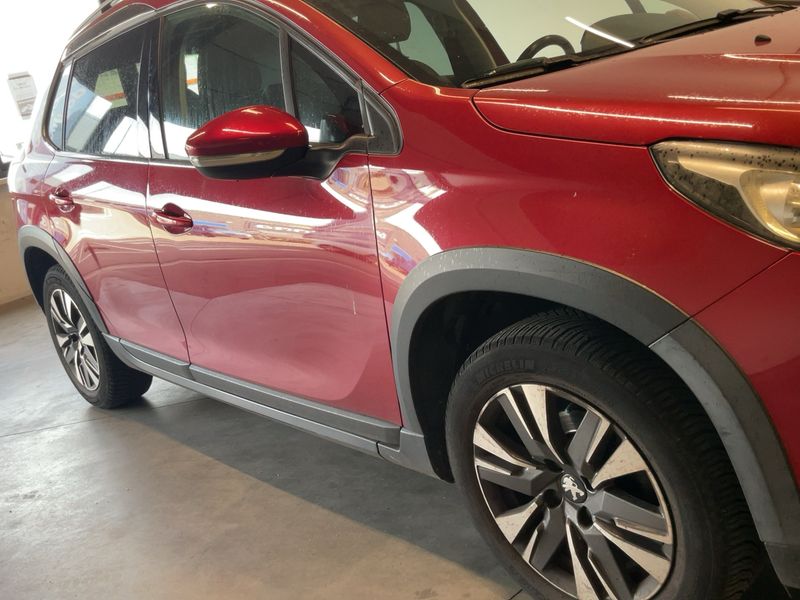 Peugeot 2008 1.2 VTi Allure 2017 – снимка 12