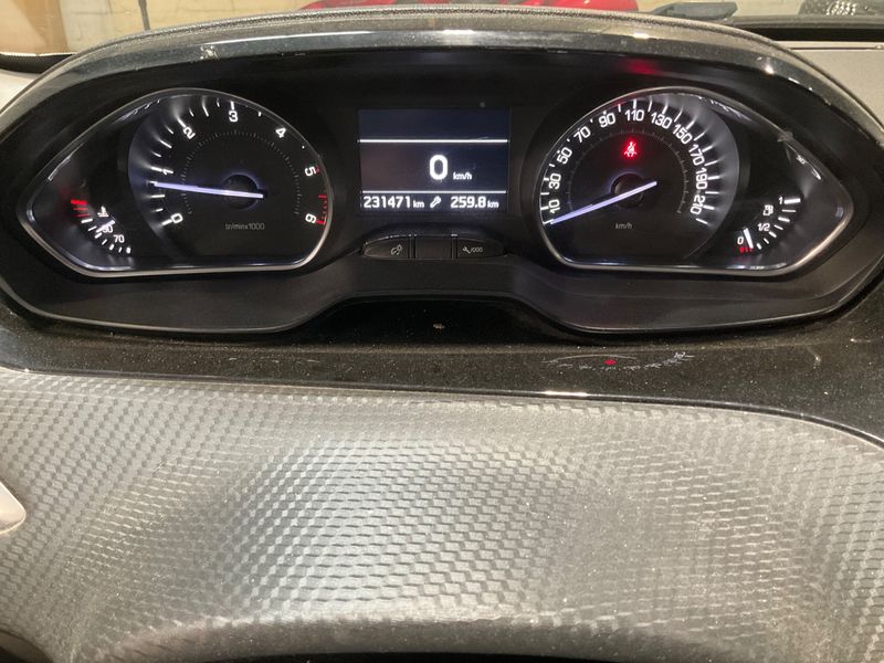 Peugeot 208 1.6 Blue-HDi Business Pack 2015 – снимка 4