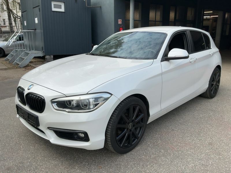 BMW 1er 120i Advantage 2015 – снимка 1