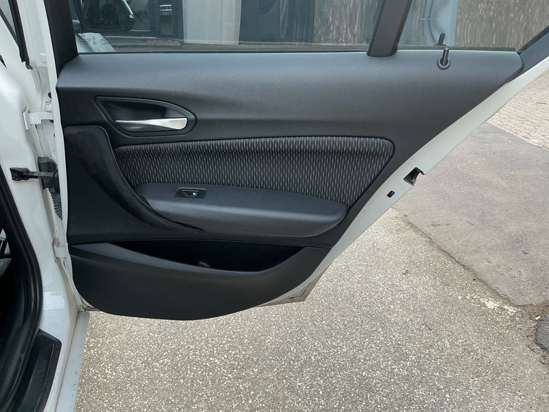 BMW 1er 120i Advantage 2015 – снимка 25