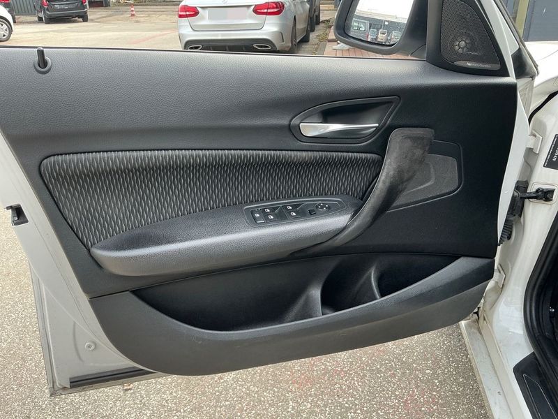BMW 1er 120i Advantage 2015 – снимка 27