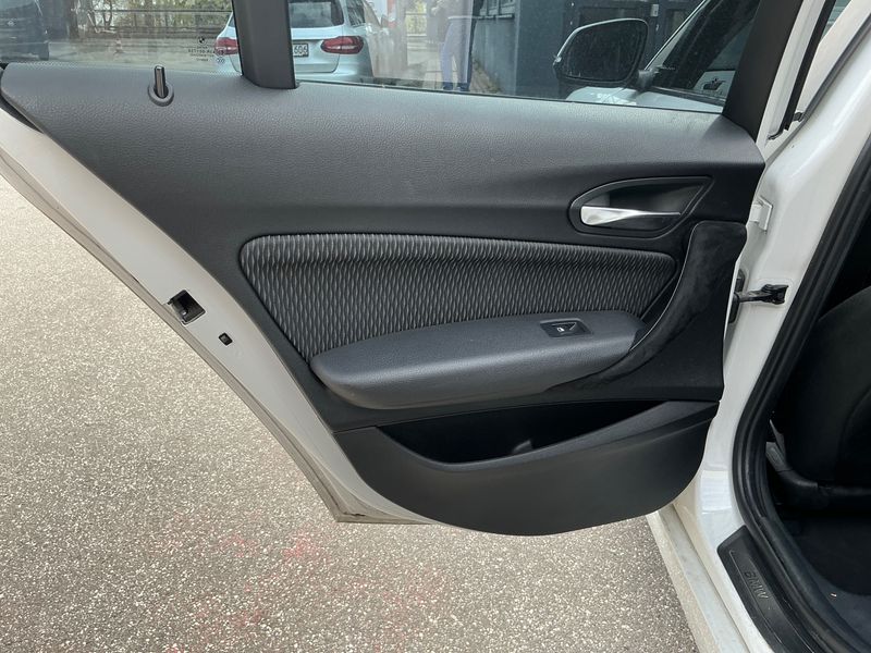 BMW 1er 120i Advantage 2015 – снимка 26