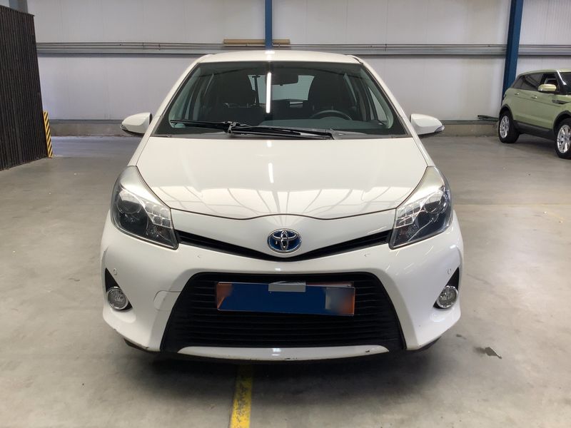 Toyota Yaris 1.5 Hybrid 2014 – снимка 14