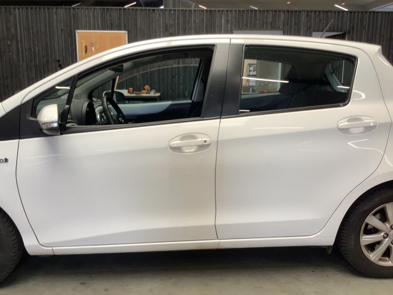 Toyota Yaris 1.5 Hybrid 2014 – снимка 4