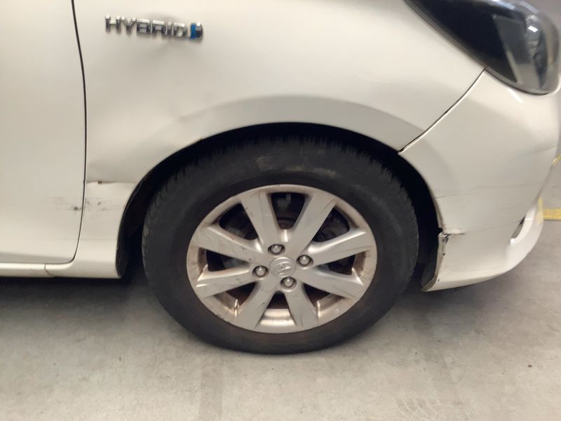 Toyota Yaris 1.5 Hybrid 2014 – снимка 11