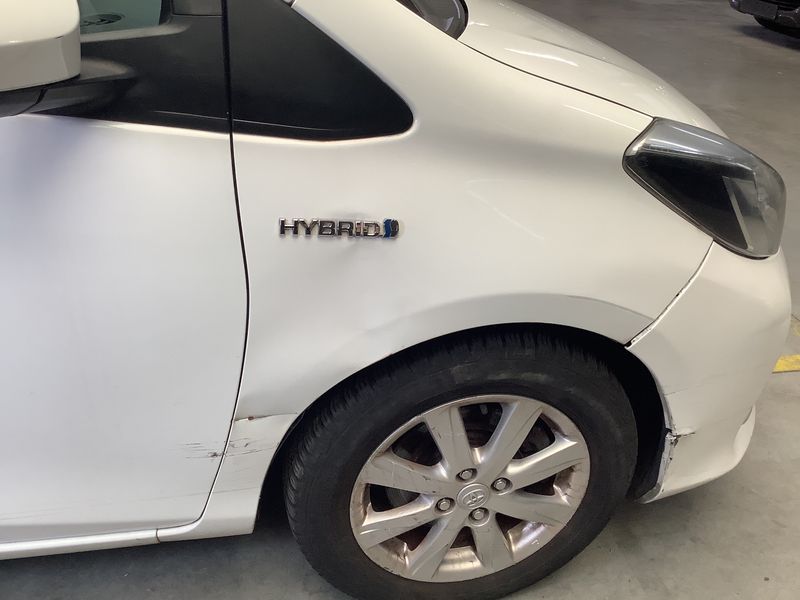 Toyota Yaris 1.5 Hybrid 2014 – снимка 22