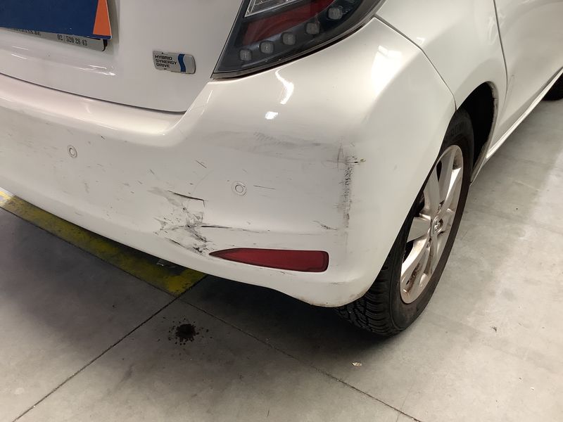 Toyota Yaris 1.5 Hybrid 2014 – снимка 30