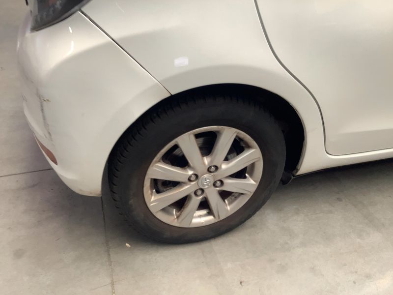 Toyota Yaris 1.5 Hybrid 2014 – снимка 9