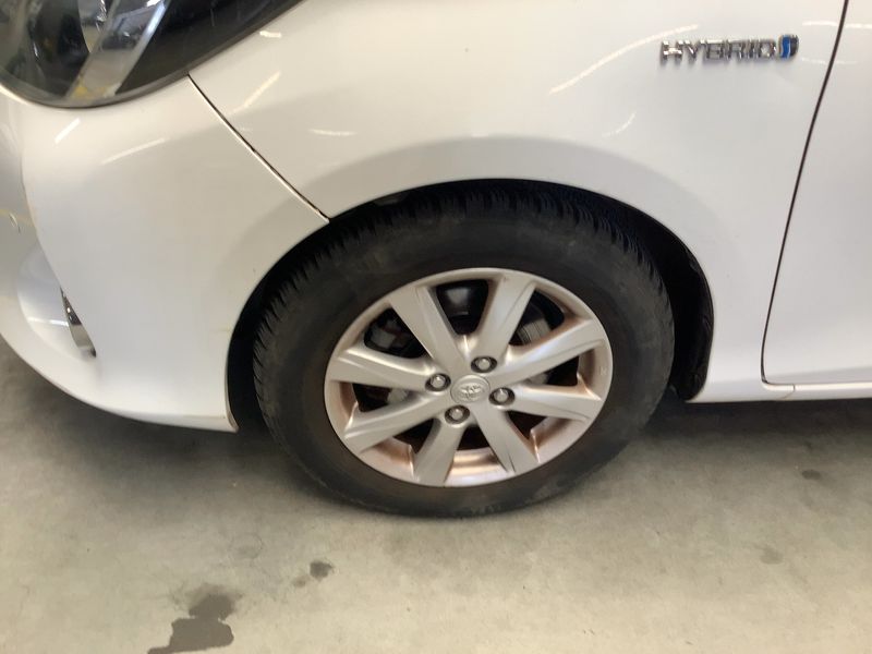 Toyota Yaris 1.5 Hybrid 2014 – снимка 3