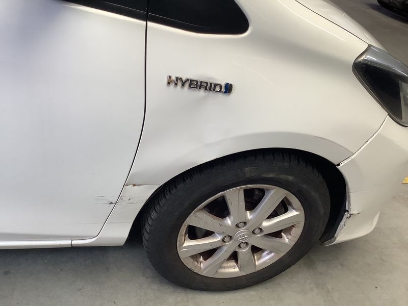 Toyota Yaris 1.5 Hybrid 2014 – снимка 23