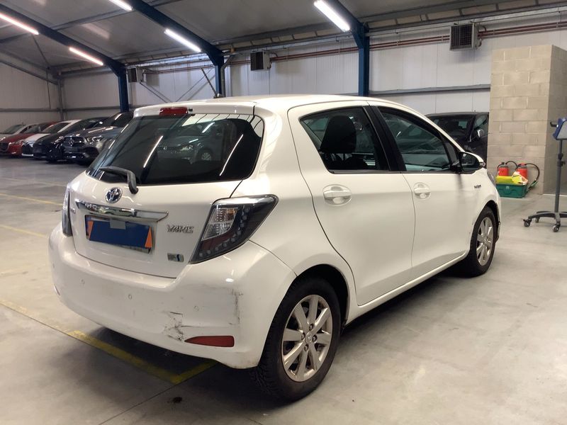 Toyota Yaris 1.5 Hybrid 2014 – снимка 8