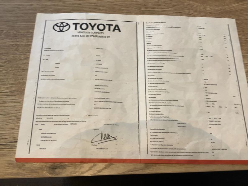 Toyota Yaris 1.5 Hybrid 2014 – снимка 21