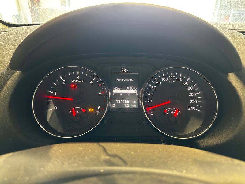 Nissan Qashqai+2 2.0 dCi Tekna 2010 – снимка 4