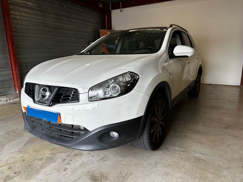 Nissan Qashqai+2 2.0 dCi Tekna 2010 – снимка 1