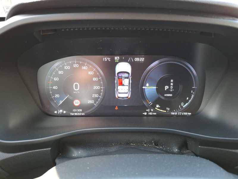 Volvo XC40 1.5 T5 Recharge Plug-in Hybrid Plus Dark 2WD 2022 – снимка 12