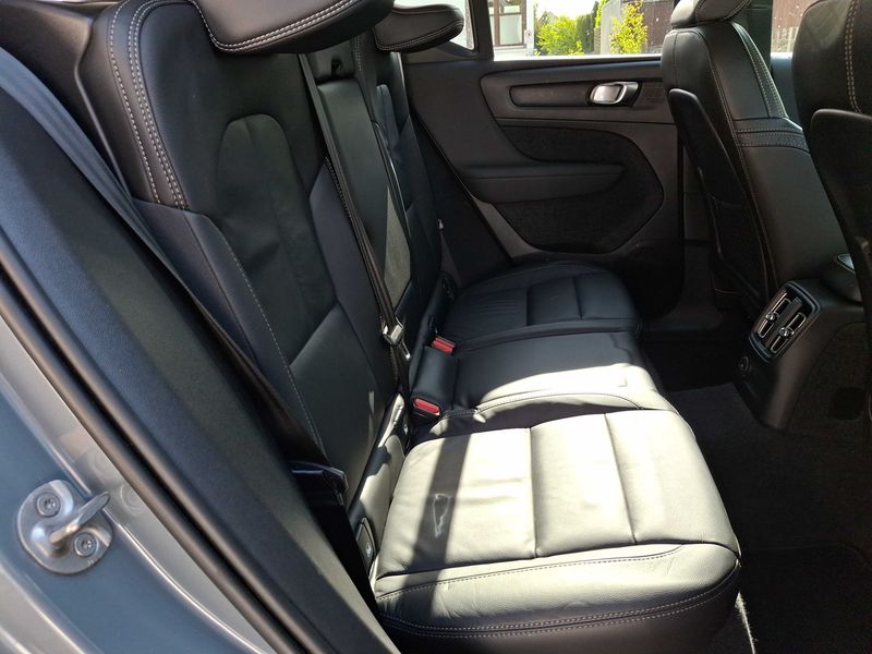 Volvo XC40 1.5 T5 Recharge Plug-in Hybrid Plus Dark 2WD 2022 – снимка 14