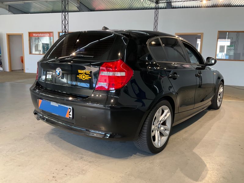 BMW 1er 120d 2010 – снимка 2