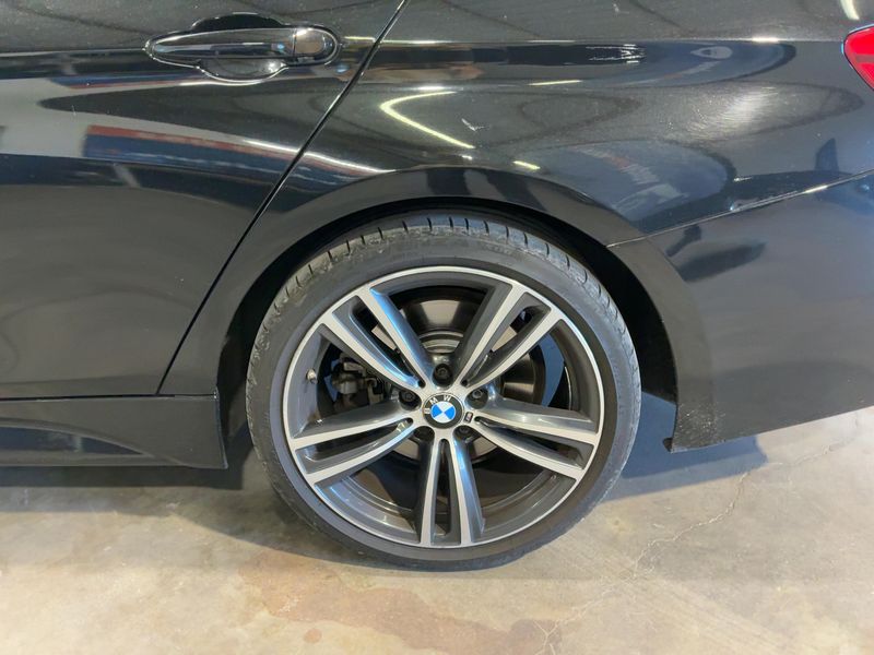BMW 3er 330d xDrive M Sport 2016 – снимка 18