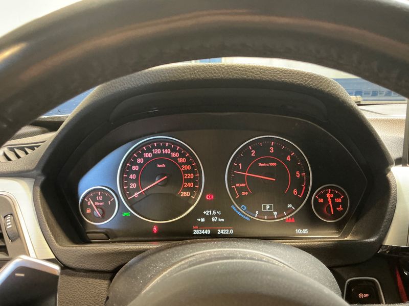 BMW 3er 330d xDrive M Sport 2016 – снимка 13