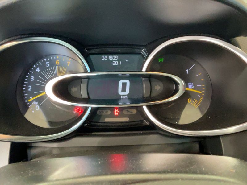 Renault Clio 0.9 Energy Expression 2013 – снимка 18